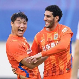 山东输掉榜首战后重拾最强武器 双塔暴力破门